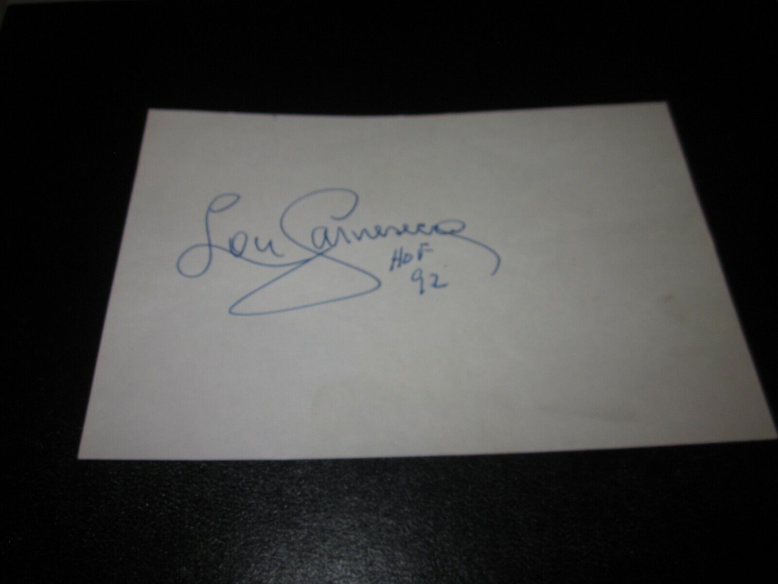 Lou Carnesecca Signed Autographed 4x6 Index Card Hof 92 Inscription