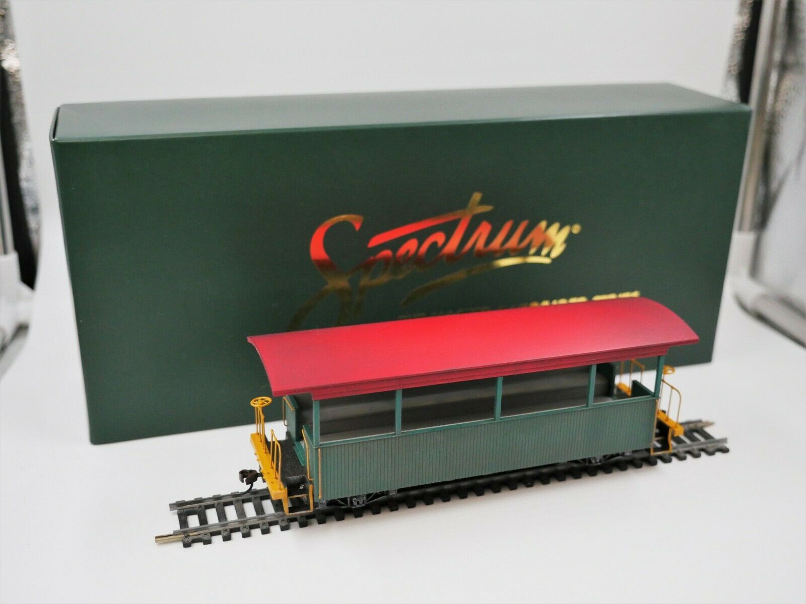 Weathered On30 Bachmann Spectrum Green W/ Red Roof - Open Excursion Car W/box