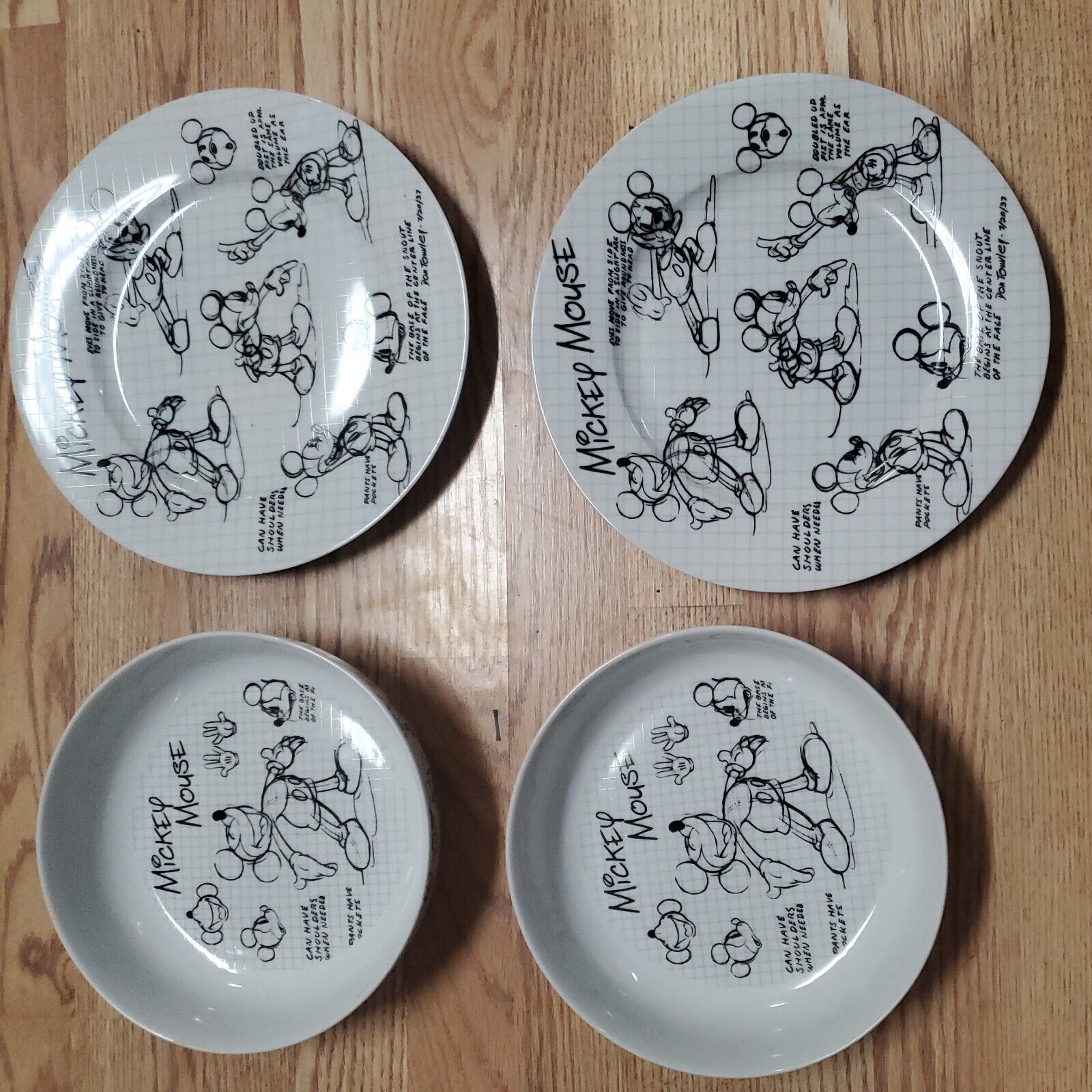Lot Of 4 Disney Mickey Mouse Sketchbook Plates And Bowls
