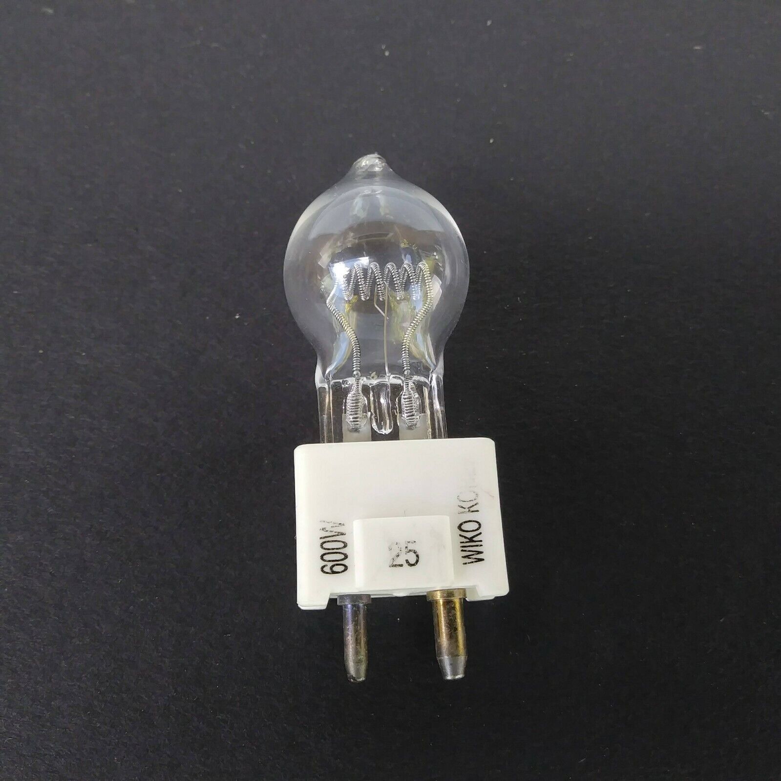120v 600w Base Lamp Light Bulb  , 38