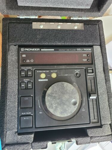 Pioneer Professional Cd Compact Disc Player Cdj-700s - In Dj Box- Travel Cases